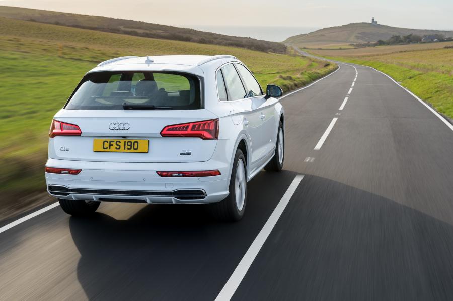  Audi Q5 TDI Quattro S-Line 2017 года  (UK) (фото 19 из 26)